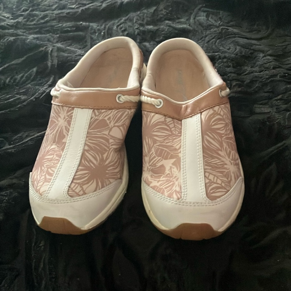 Easy Spirit Comfy Mules